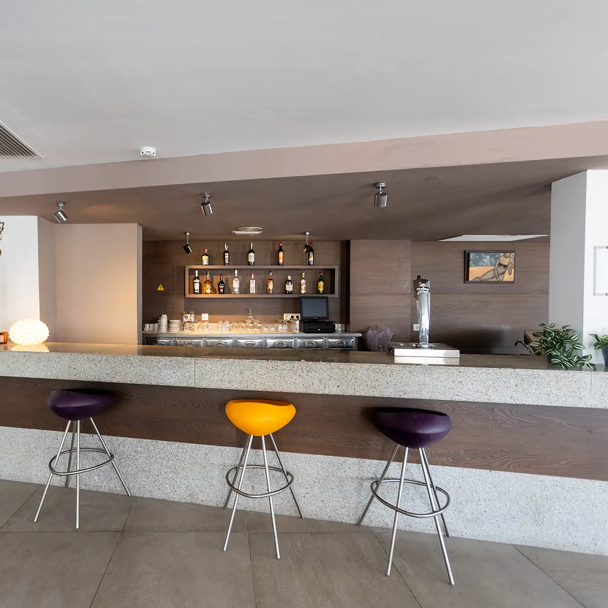 Brisa Marina Hotel bar Brisa Marina Hotel bar counter